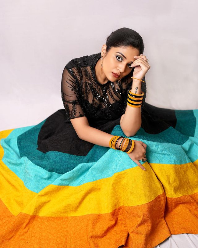 Staggering Clicks Of Stunning Sreemukhi